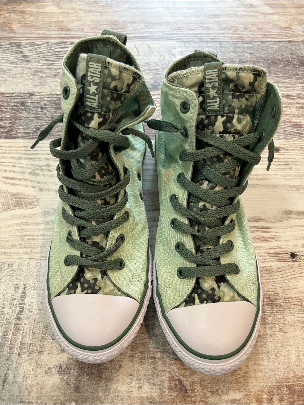 Converse High-Top Sneakers in Light and Dark Green Camo